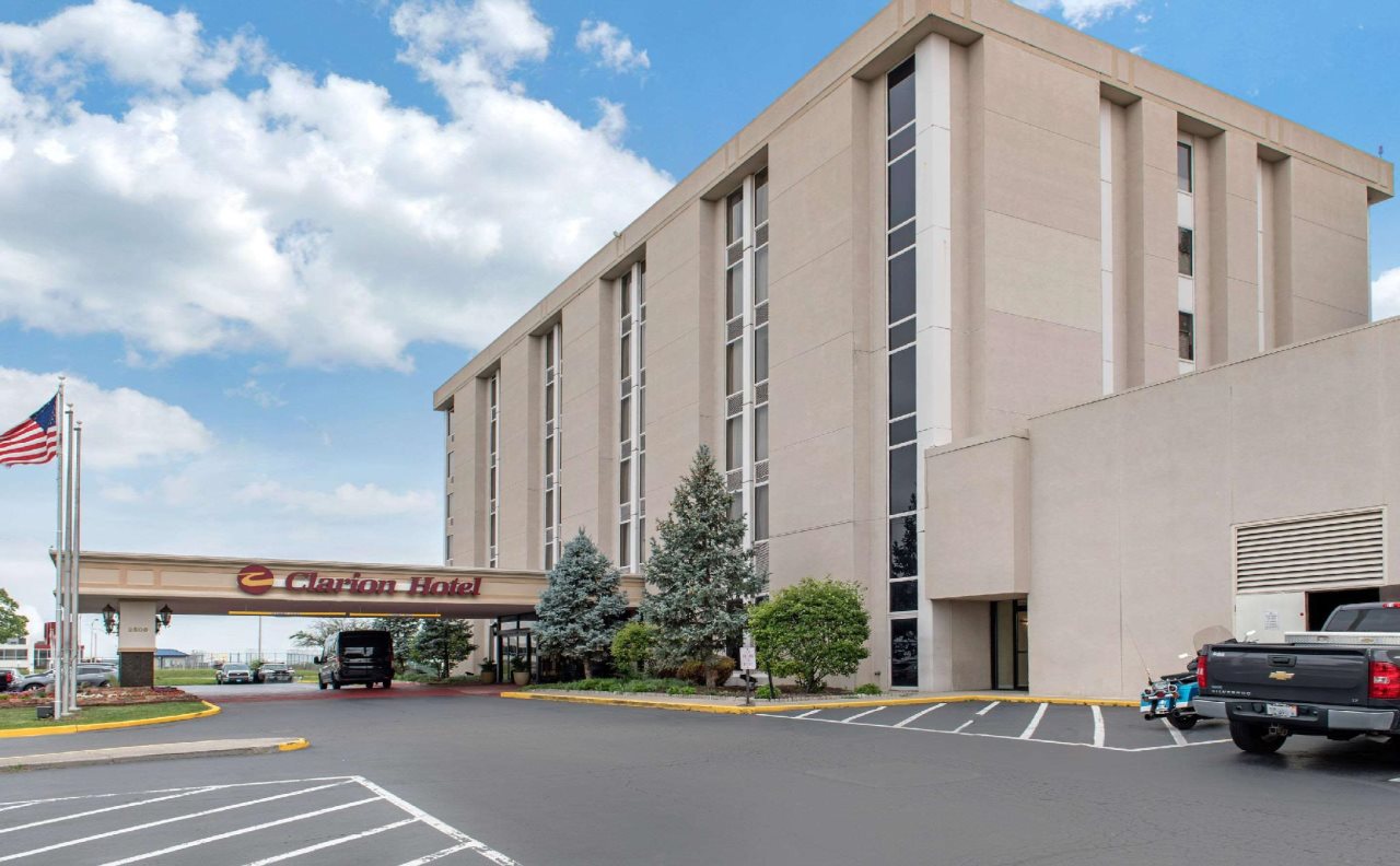 Clarion Hotel Airport in Indianapolis, United States