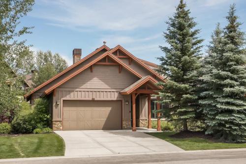 Great House Value 6 bdr 4 bath Book Winter Now — 4-Star Luxury Hotel in Eden, United States