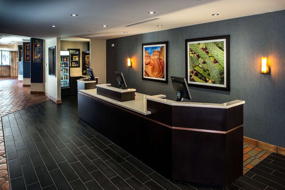 DoubleTree by Hilton Phoenix Tempe - photo 4