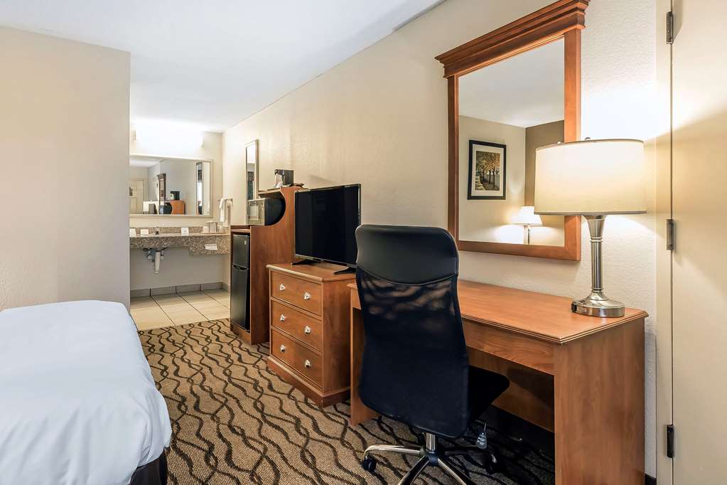 The Riverstone Hotel Charleston Sikeston - photo 10