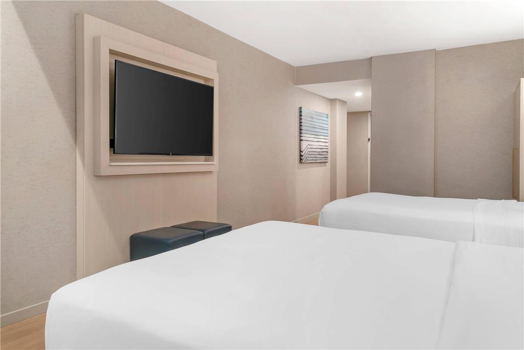 Radisson Plaza Hotel at Kalamazoo Center - photo 40
