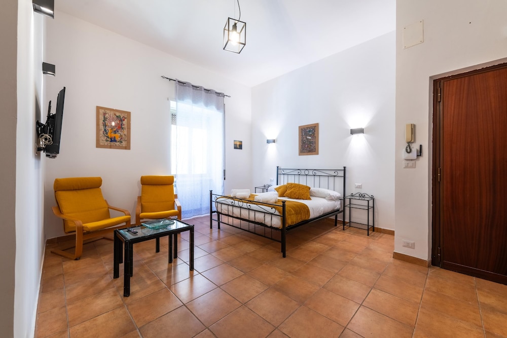 Gianicolense Apartment — 4-Star Luxury Hotel in Rome, Italy