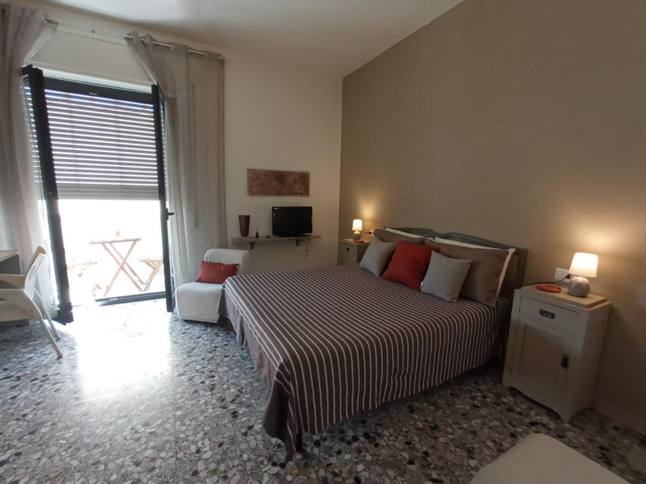 Myhouse - last minute hotel in Olbia