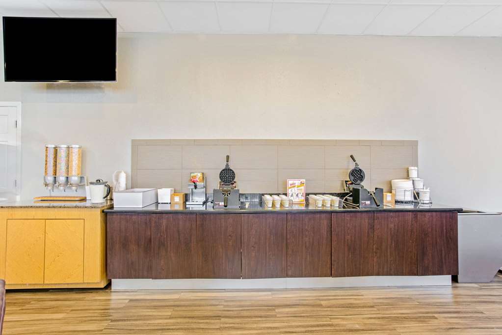 La Quinta Inn by Wyndham and Conference Center San Angelo - photo 54