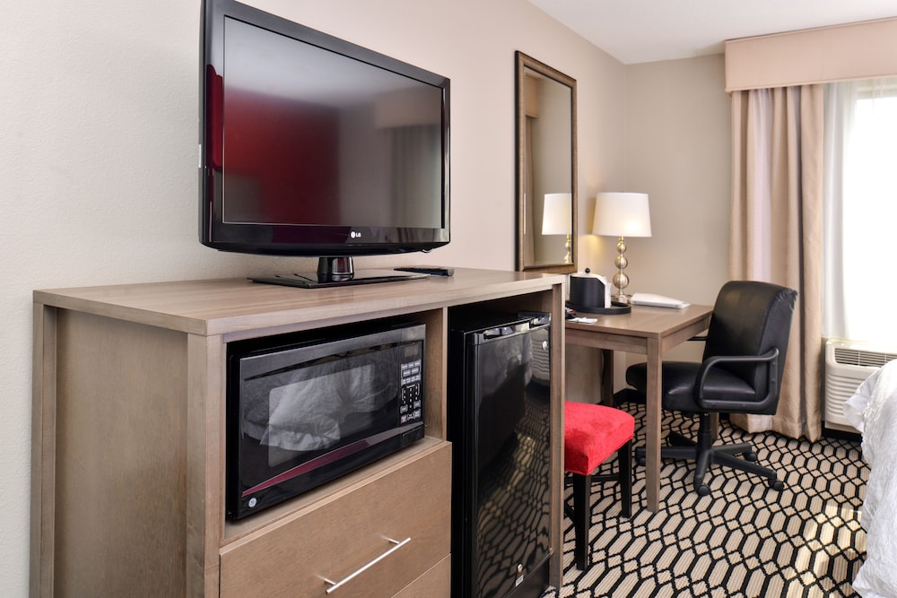 Hampton Inn Middletown - photo 11