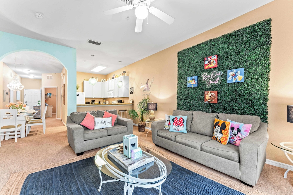 Mickeys Postcard at Bahama Bay — 4-Star Luxury Hotel in Davenport, United States