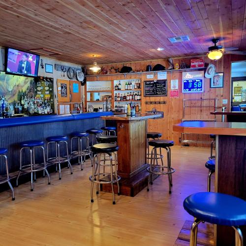 Blue Moon Saloon — Cameron — photo 3