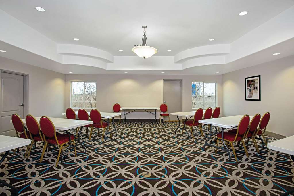La Quinta Inn & Suites by Wyndham Fairfield TX - photo 45