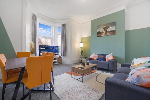 Cozy Home in Avenue Terrace Sleeps 8 — 4-Star Luxury Hotel in Sunderland, United Kingdom