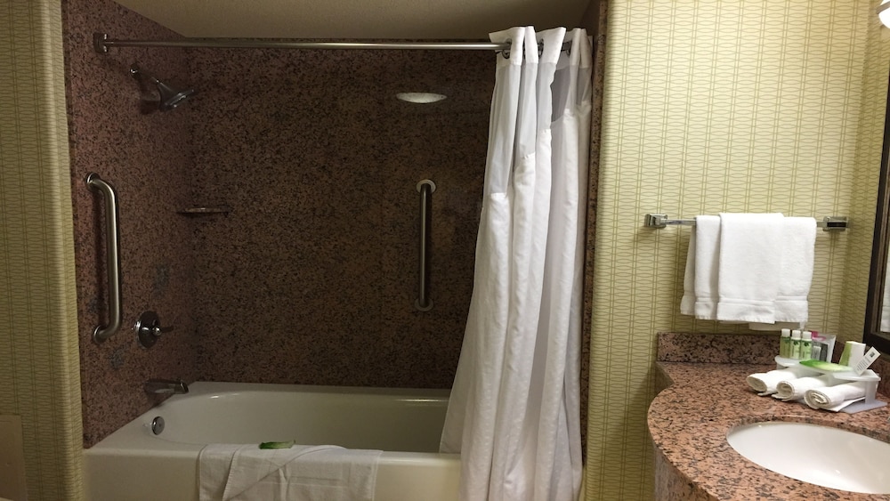 Holiday Inn Express Sacramento Airport Woodland by IHG - photo 7