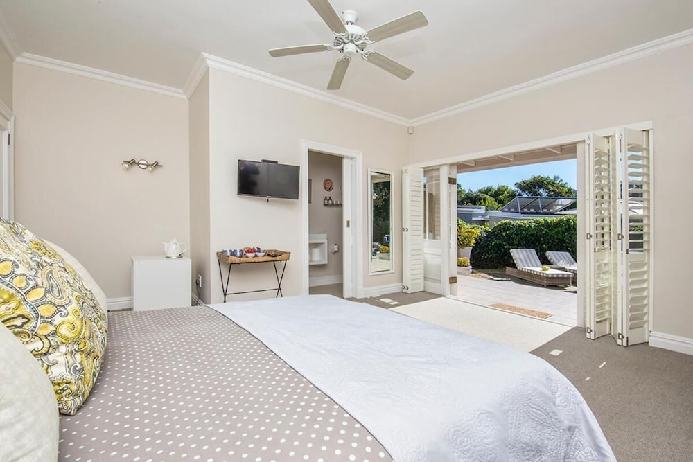 Bollard Bay House — 4-Star Luxury Hotel in Knysna, South Africa