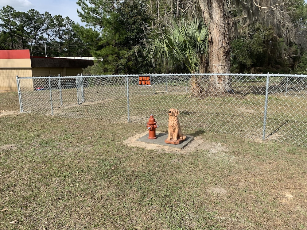 Motel 8 Lake City - photo 14