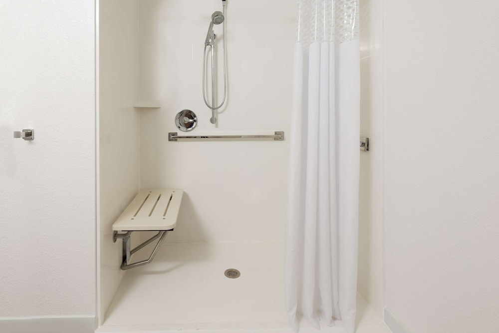 Hampton Inn Bonita Springs Naples North - photo 21