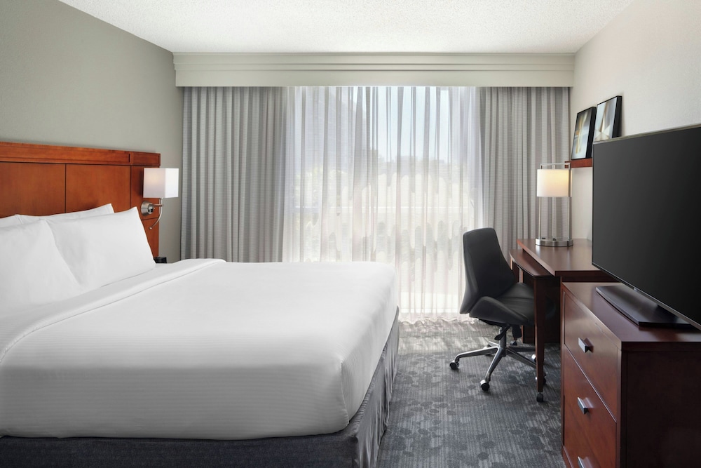 Courtyard by Marriott Miami Airport - photo 16