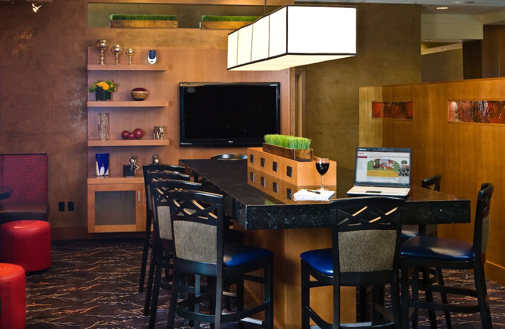 Courtyard by Marriott Boston Logan Airport - photo 46
