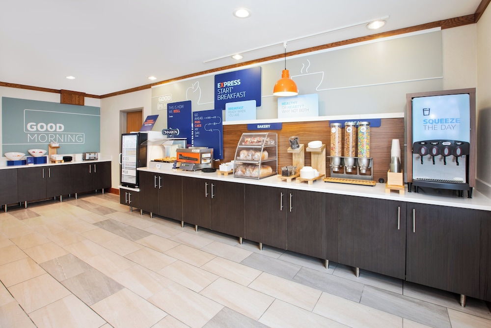 Holiday Inn Express & Suites Buffalo by IHG - photo 45