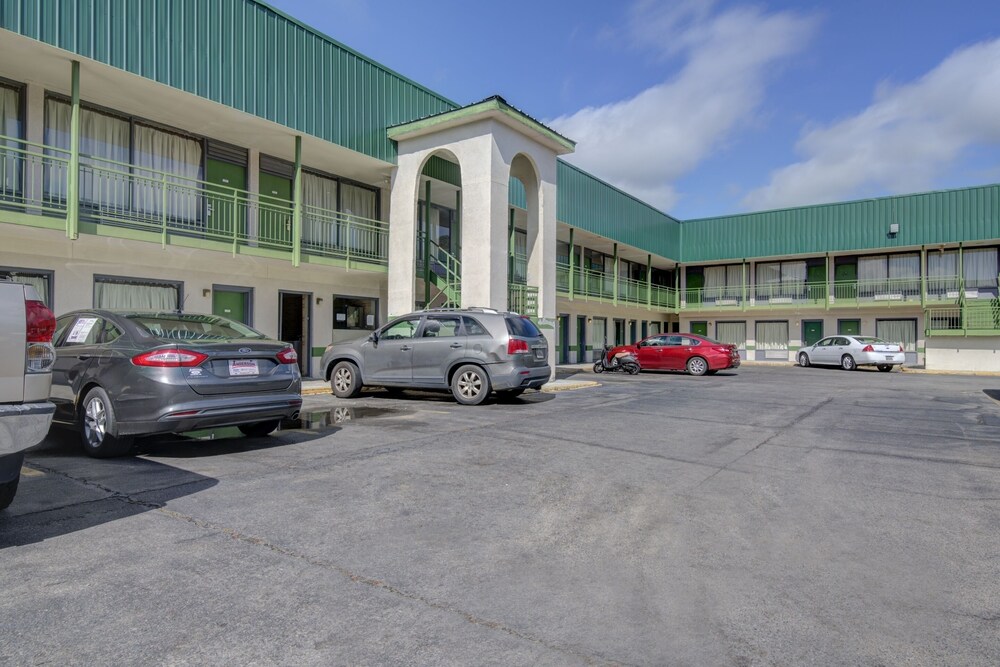 Oyo Hotel Douglas Ga Us 441 - photo 40
