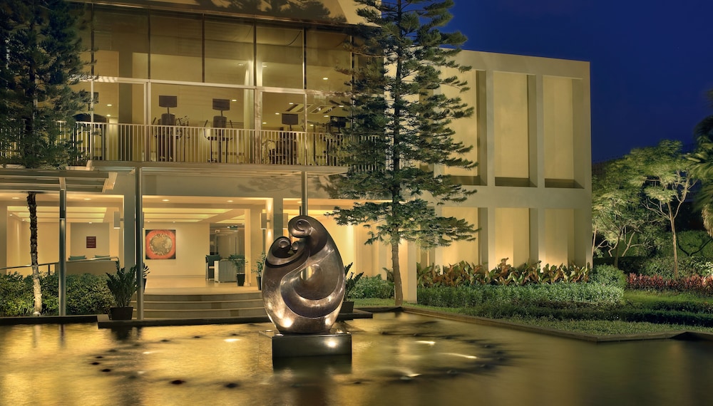 Bangna Pride Hotel & Residence — 4-Star Luxury Hotel in Bangkok, Thailand