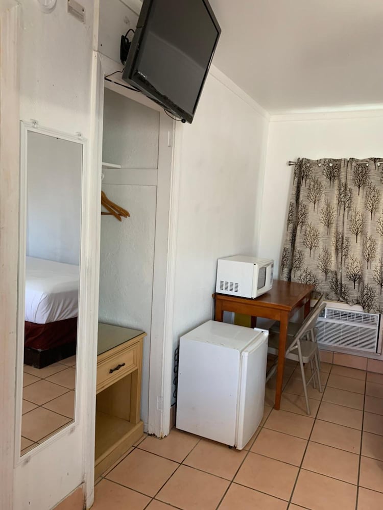 Sunshine Motel - photo 15