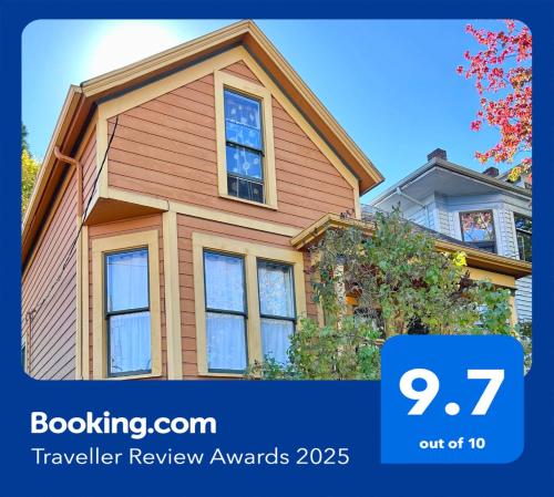 NE Portland Oregon Modern Victorian Duplex — 4-Star Luxury Hotel in Portland, United States