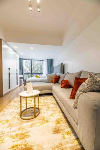 Elegantly furnished studio with swimming pool gym and city breathtaking views