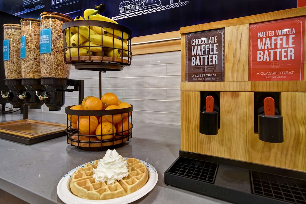 Hampton Inn Potomac Mills Woodbridge - photo 30