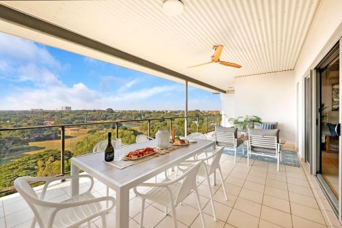Larrakeyah Luxury Penthouse Getaway with Views — 4-Star Luxury Hotel in Darwin, Australia