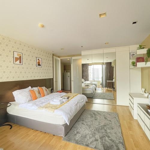 Modern 2 Bed Executive Unit 5min to Nana BTS
