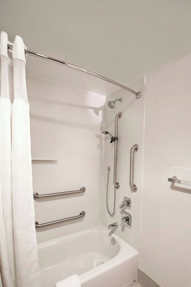 Fairfield Inn & Suites by Marriott Louisville Airport - photo 10