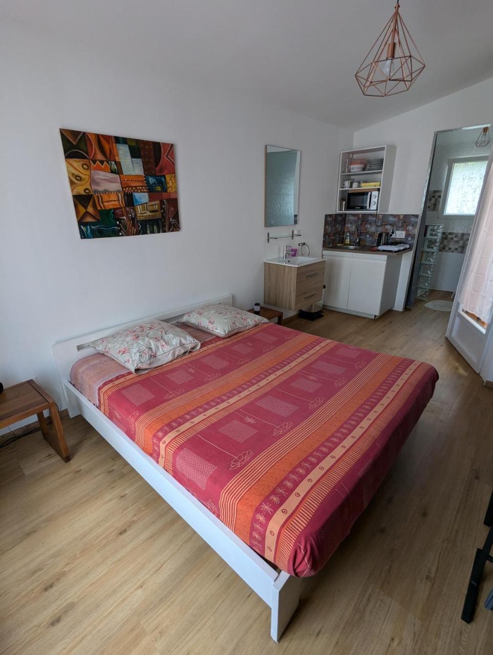 Chez Frida in Unknown City, Réunion