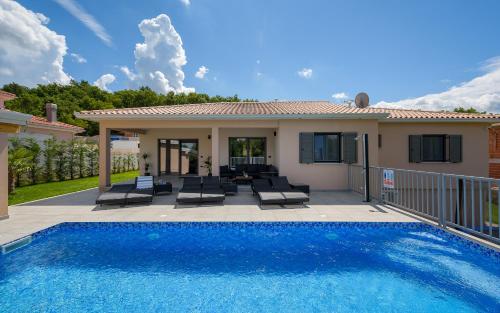 Villa Paradise — 4-Star Luxury Hotel in Labin, Croatia
