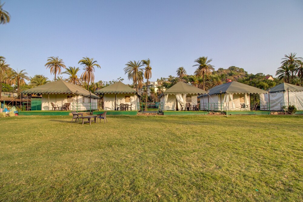 Royal Garden Retreat in Abu, India