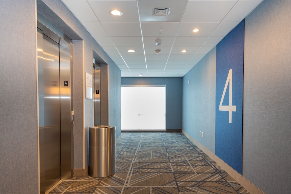 Holiday Inn Express & Suites Charlottesville by IHG - photo 112