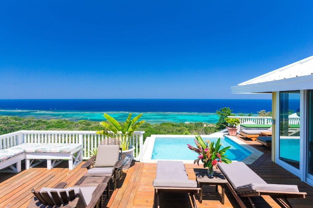 Purple Palace in Sandy Bay, Honduras