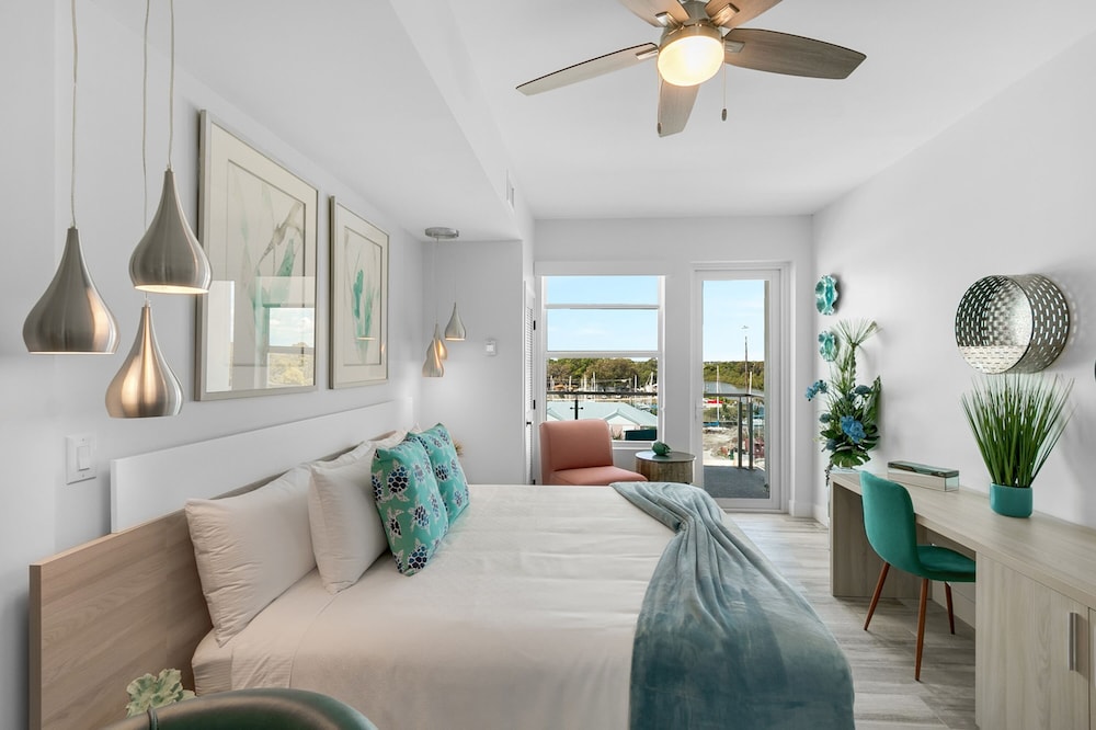 Cape Crossing Resort & Marina - photo 33