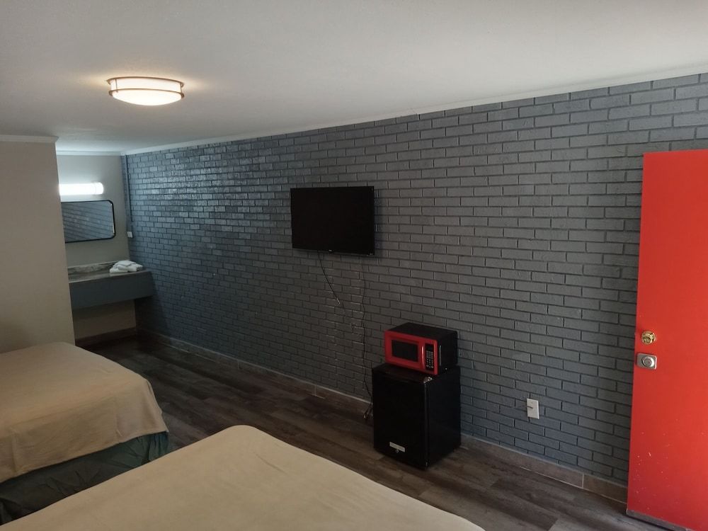 Shelaine Motel - photo 14