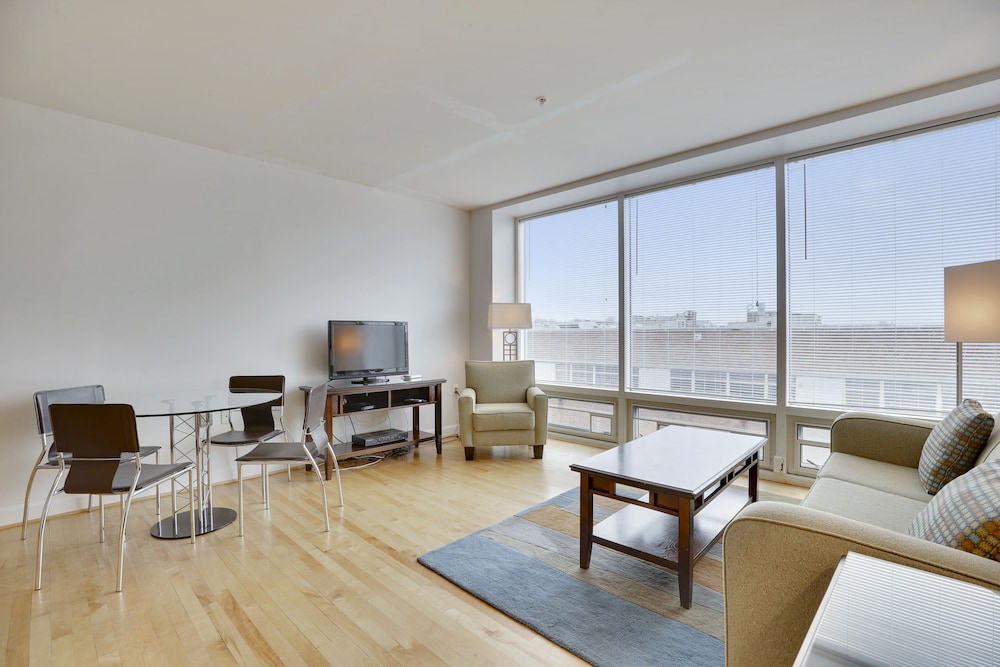 Lancaster Square by Bridgestreet in Baltimore, United States