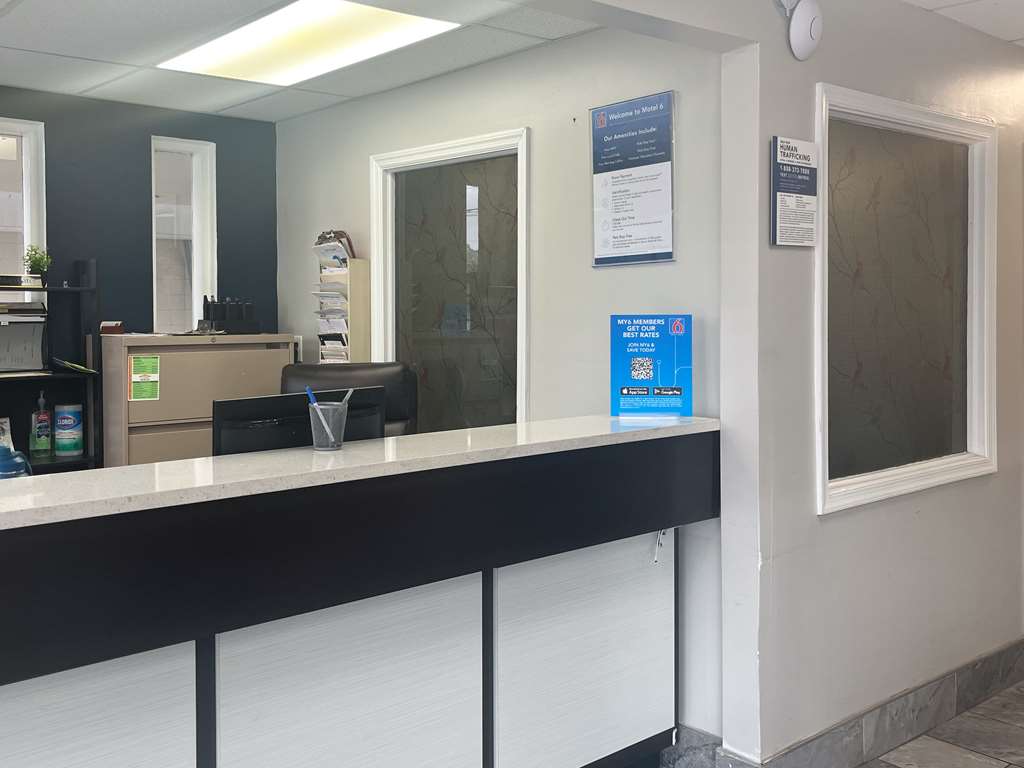 Rodeway Inn Norfolk - photo 2