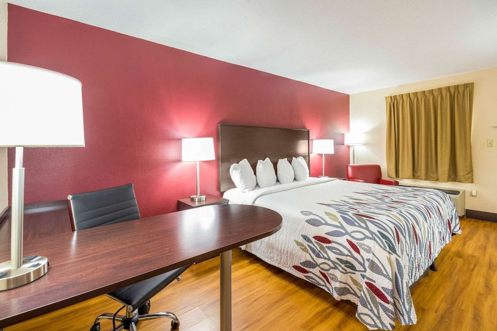 Red Roof Inn Clarksville - photo 14