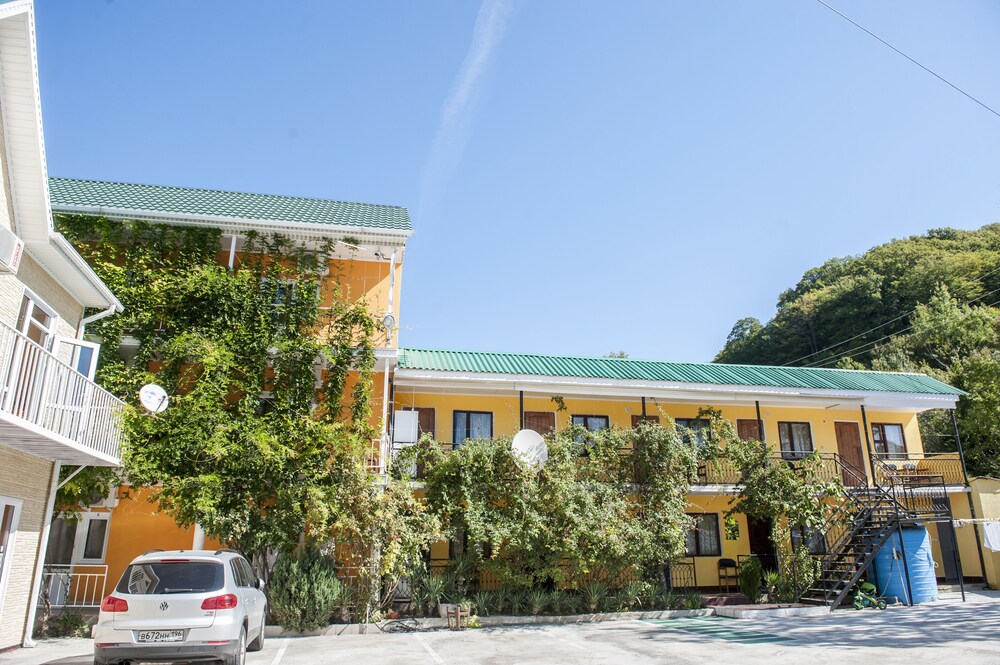 Margarita — hotel in Novomikhaylovskiy