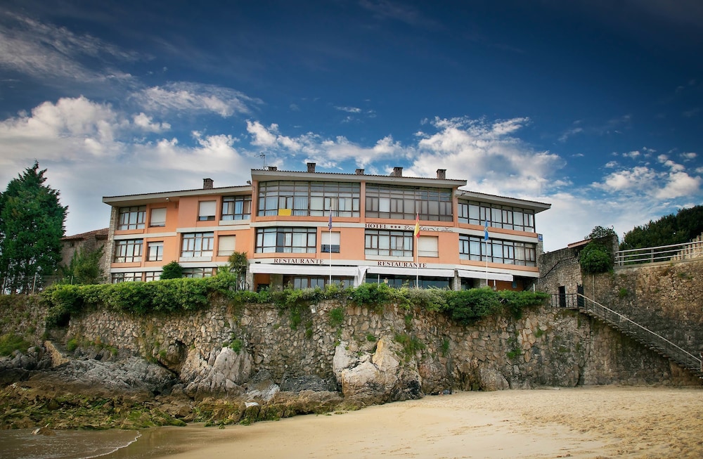 Hotel Sablón — hotel in Llanes