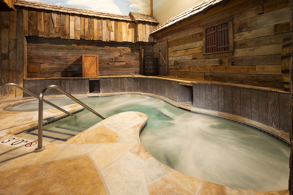 Grand Lodge Waterpark Resort - photo 46