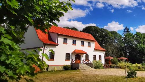 Gospodarstwo nad jeziorem pet-friendly hotel Czlopa