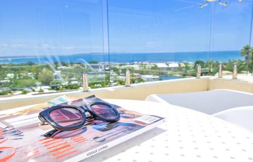Noosa Crest Penthouse 40 Private Rooftop Pool — 4-Star Luxury Hotel in Noosa Heads, Australia
