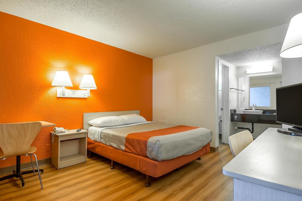 Motel 6 Los Angeles Norwalk - photo 10