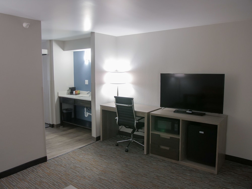 Wingate by Wyndham Louisville Fair and Expo - photo 31