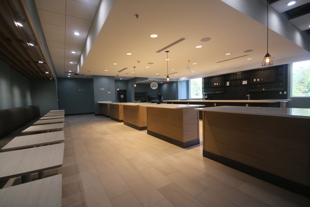 Holiday Inn Hotel & Suites Fayetteville W Fort Bragg Area by IHG - photo 12