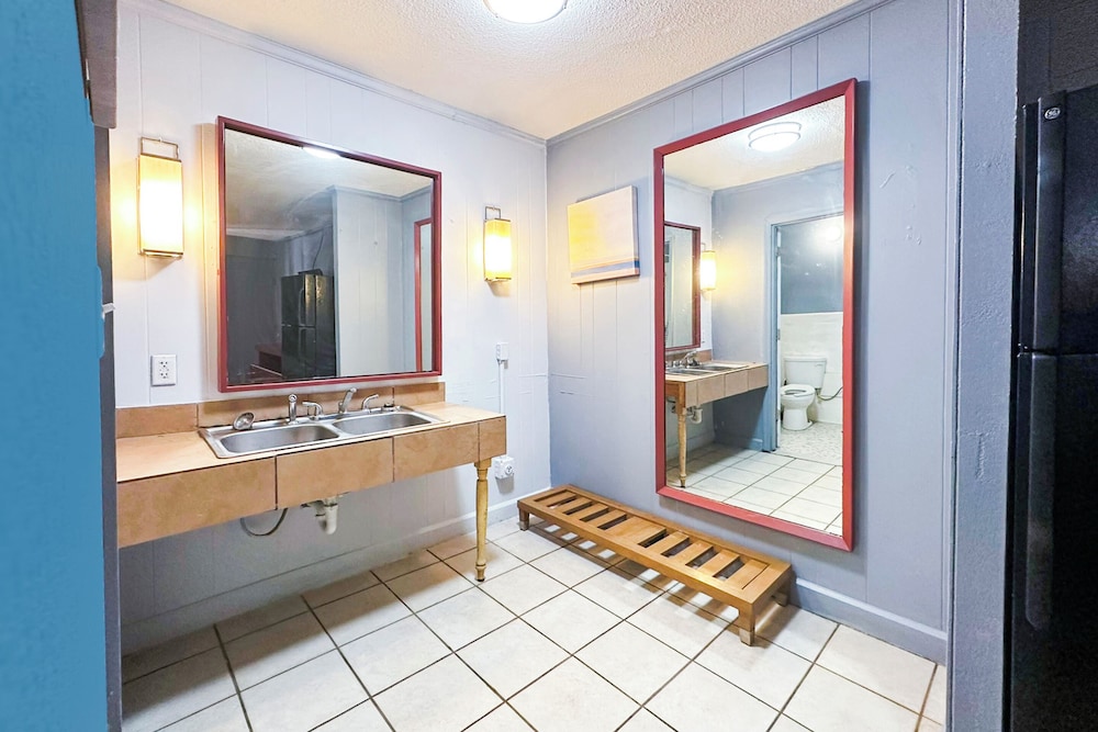 Sunrise Inn By OYO Albany - photo 27