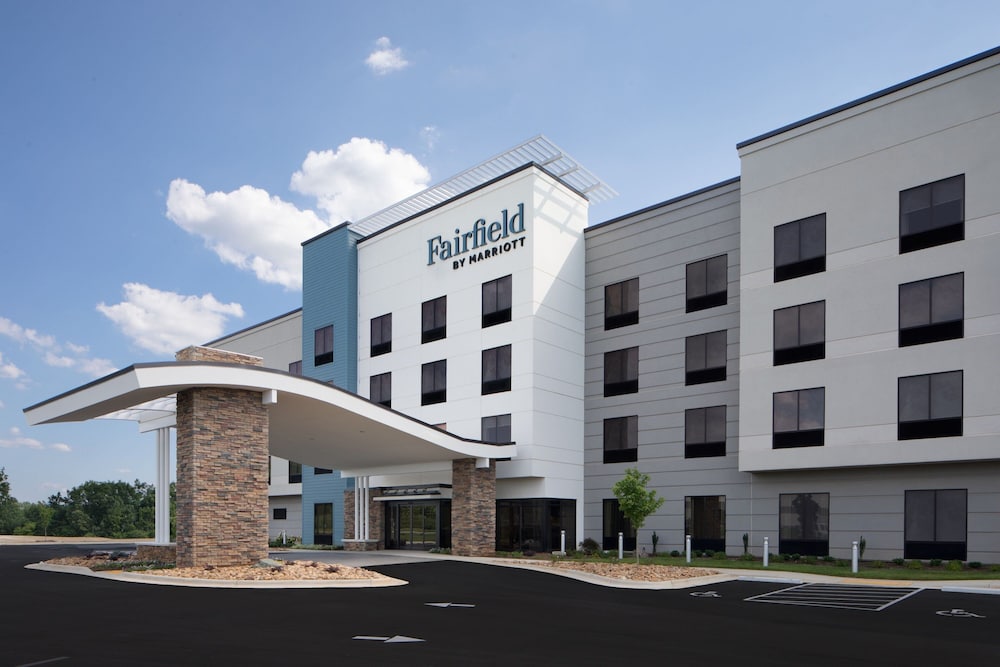 Fairfield by Marriott Inn & Suites Whitsett Greensboro East — hotel in Sedalia