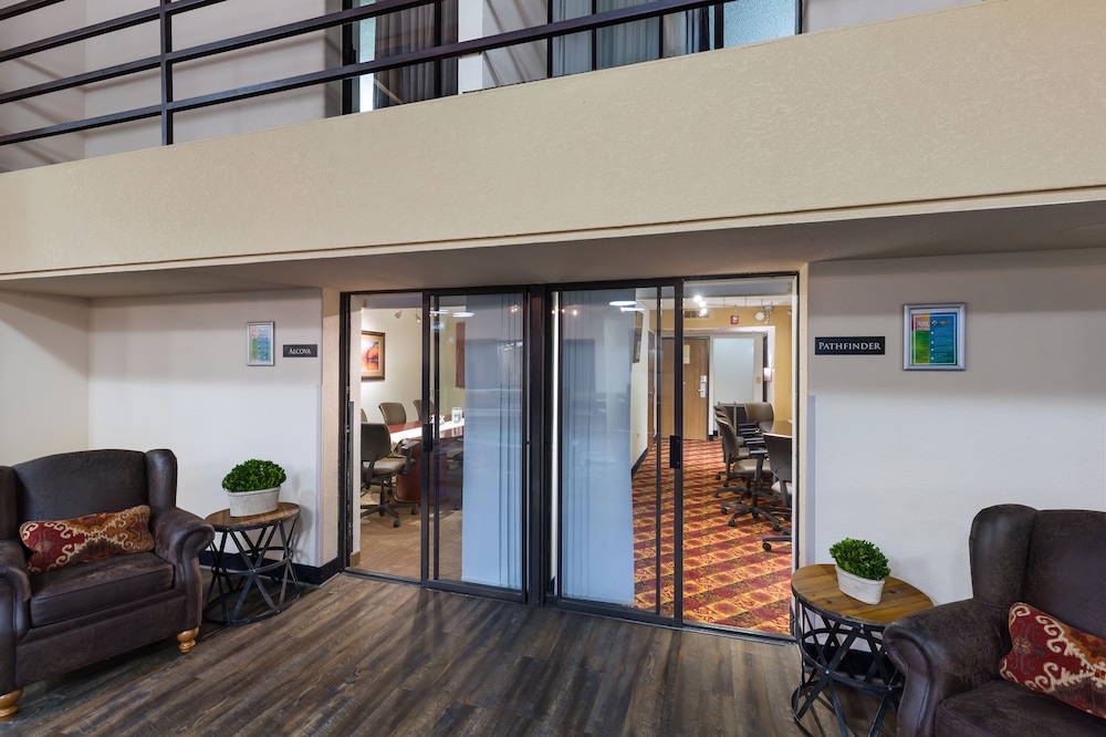 Ramkota Hotel & Conference Center - photo 4